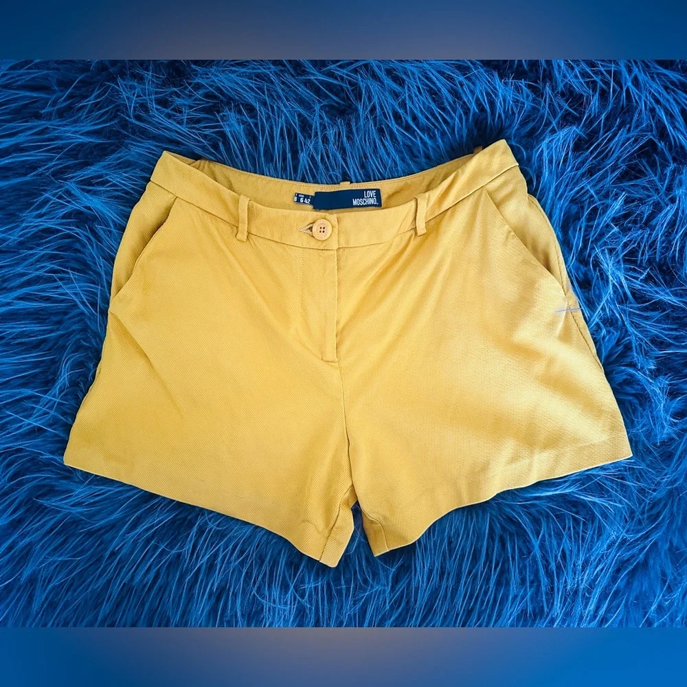 Love Moschino women’s shorts size 6